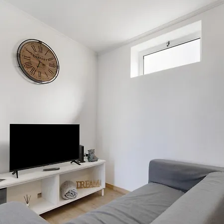 Nuria House